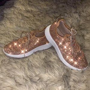 COPY - ❤️❤️❤️ Size 8 sparkly sneakers